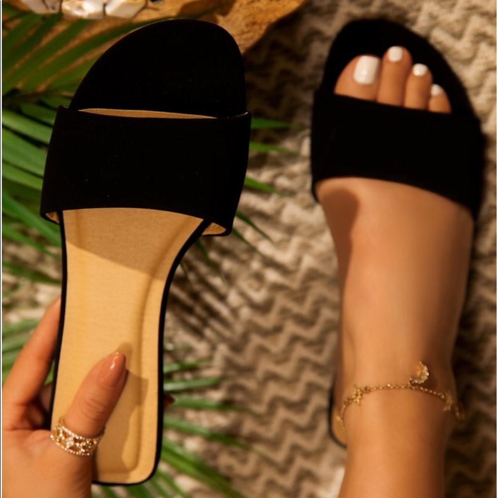 Miss Lola - Natalia Black Sandals